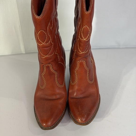 🌪️ town and country Brown quilted heeled western boots pointed toe: - Picture 2 of 11